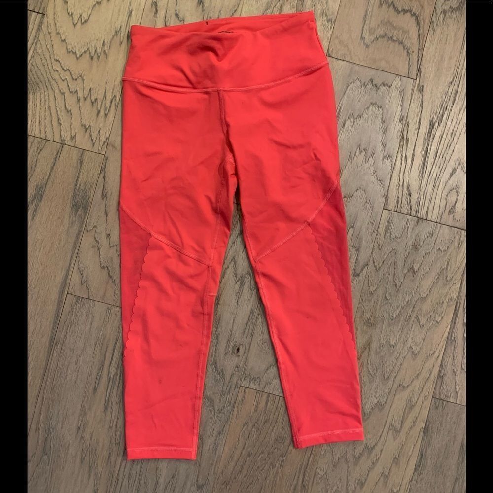 HOT pink Scallop Leggings